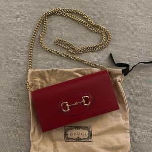 Brand new never used Gucci Horsebit 1995 Wallet with Chain - Burgundy